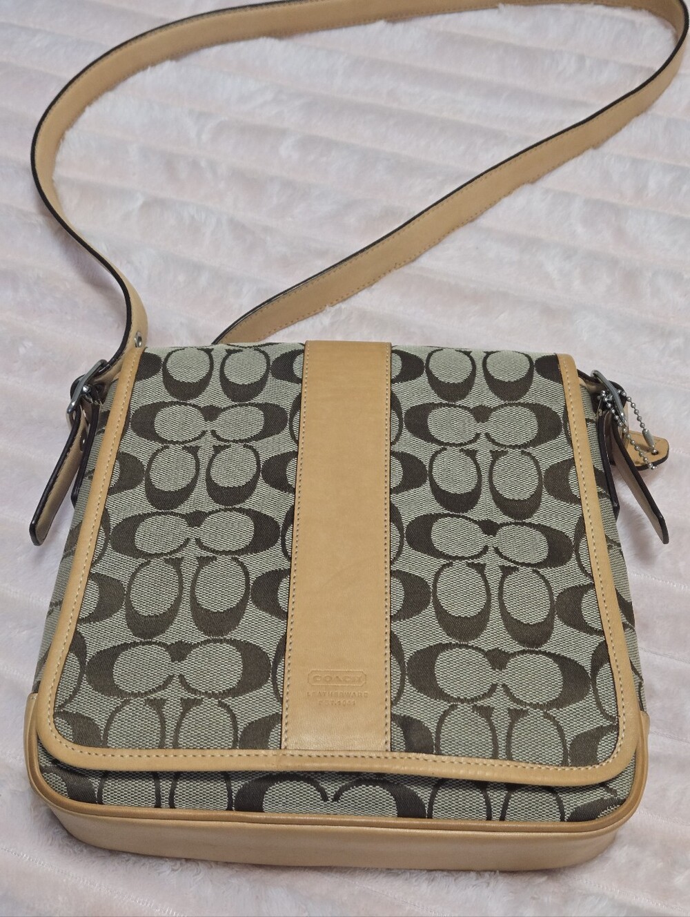 Coach Signature Canvas Messenger Crossbody Bag 2003 Vintage - Picture 2 of 14